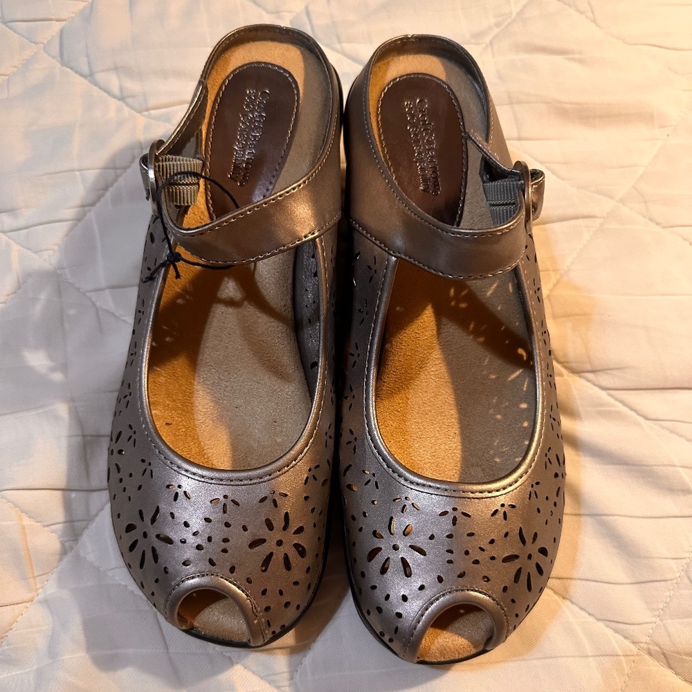 Croft & Barrow metallic Pewter color memory foam sandals 8.5 mules wedge peeptoe